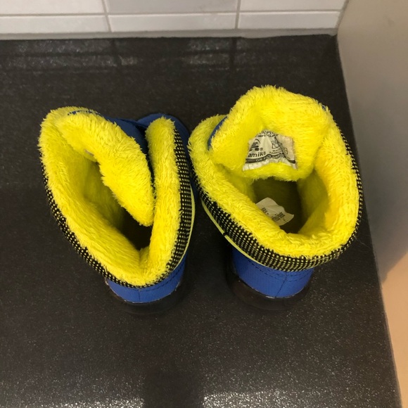 EUC Kamik waterproof lined baby snow boots - Picture 3 of 9